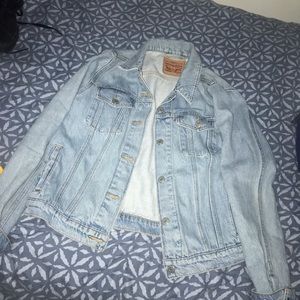 LEVI JEAN JACKET, only worn once!